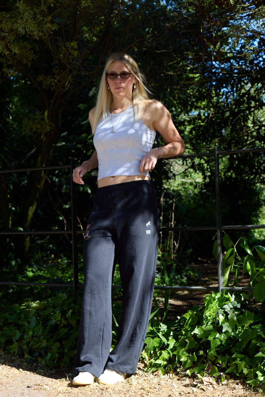 Black joggers, photo 1